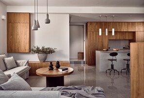 TV, table tennis, stereo