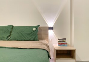 1 bedroom, desk, free WiFi, bed sheets