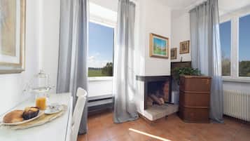 Basic Room, 1 Double Bed LADY KILLER | Dihias secara berasingan