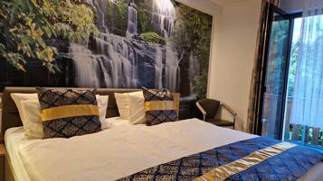 Comfort Double Room | In-room safe, individually furnished, desk, laptop workspace