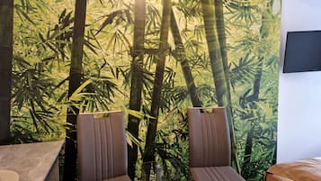 Classic-Doppelzimmer | Zimmersafe, individuell eingerichtet, Schreibtisch