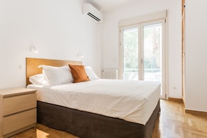 2 bedrooms, desk, iron/ironing board, free WiFi