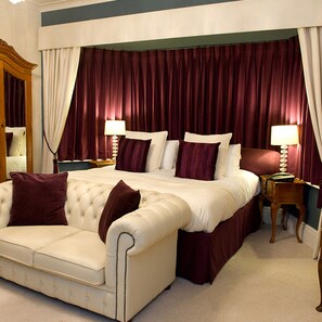 Deluxe-Doppel- oder -Zweibettzimmer | Zimmersafe, individuell dekoriert, individuell eingerichtet