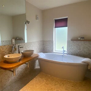 Bathroom - Brasted's Lodge  (Norwich)