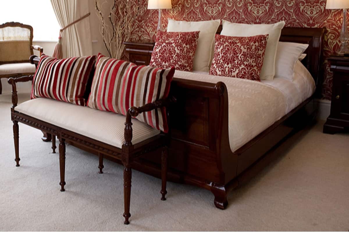 Deluxe Double Room | In-room safe, iron/ironing board, WiFi (free), individually decorated