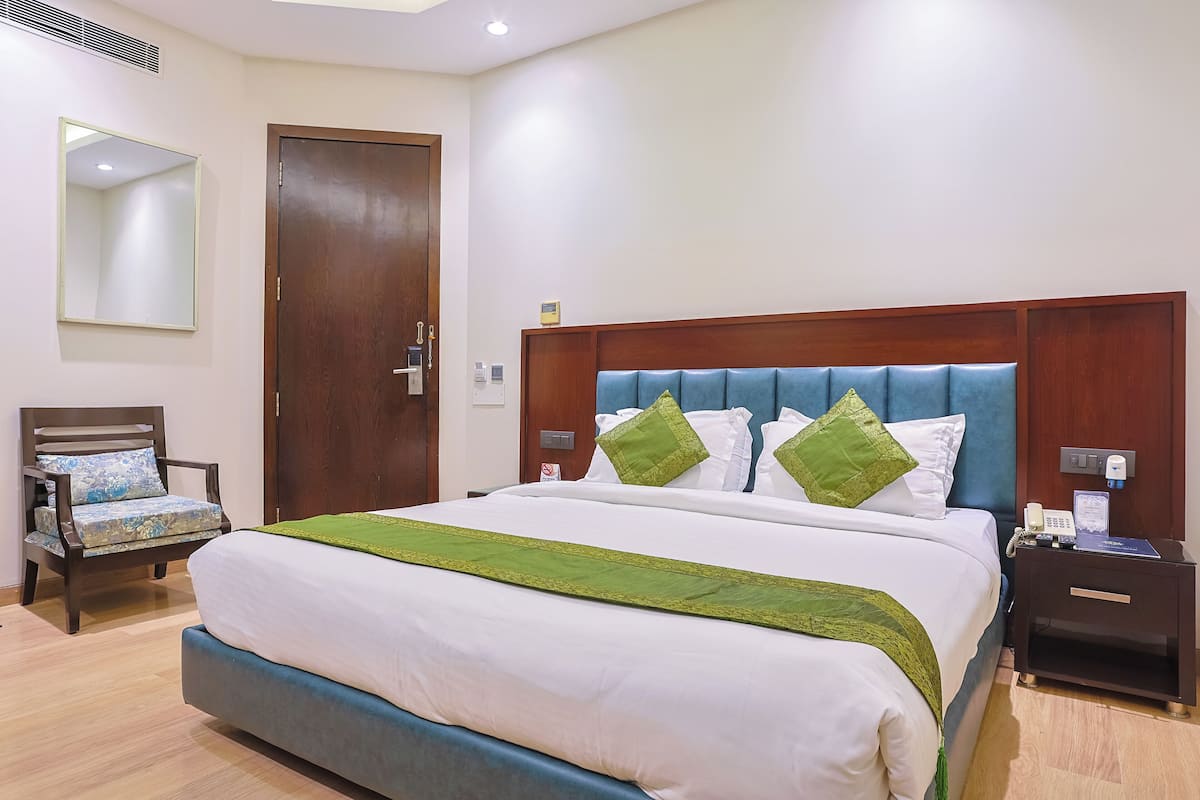 Deluxe Double or Twin Room | Egyptian cotton sheets, premium bedding, Select Comfort beds
