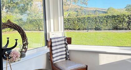 Benbradagh Country Cottage with Roe Valley views