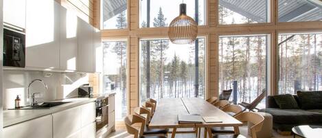 Fridge, microwave, dishwasher, cookware/dishes/utensils