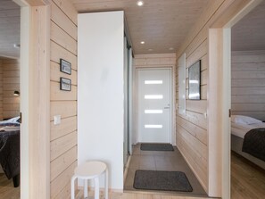 4 chambres, bureau, accès Internet