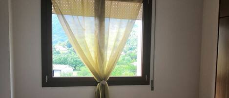 2 bedrooms, bed sheets