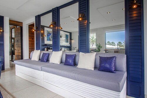 Spectacular 4000 ft2 Renovated Luxury Beach Villa Azure Stunning Interior Design