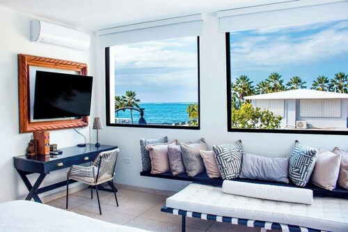 Luxury 4000 sq ft Luxury Beach Villa Azure/Pool, Ocean Views & more