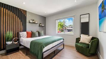 5 bedrooms, desk, iron/ironing board, WiFi