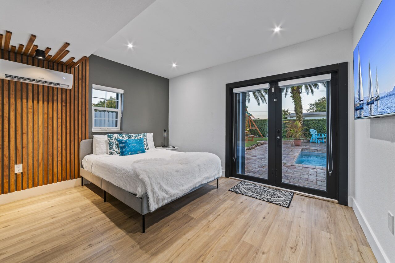 5 bedrooms, iron/ironing board, free WiFi, bed sheets