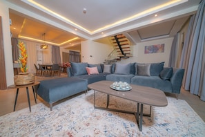 Duplex | Área de estar | Smart TV 42 polegadas com canais digitais, TV
