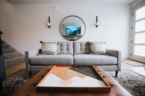 Serene Lake Getaway at Stunning Scandi Home