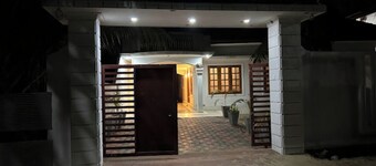 3 bed non AC house with free parking