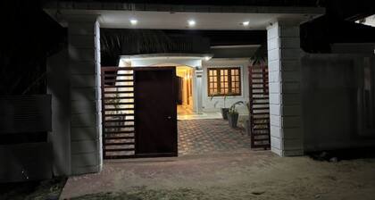 3 bed non AC house with free parking