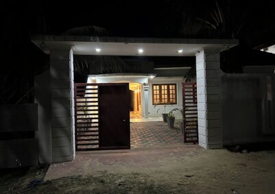 3 bed non AC house with free parking