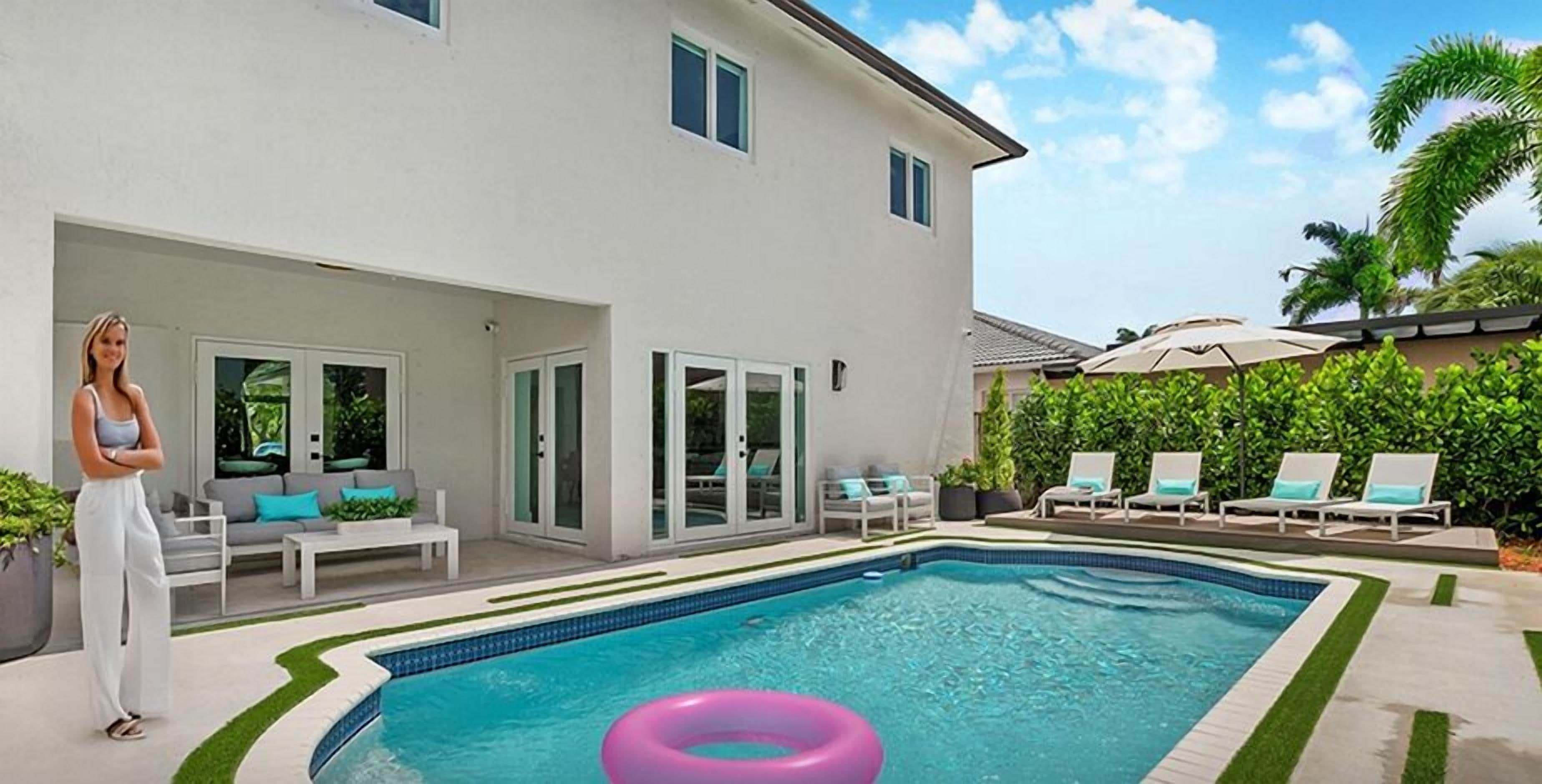 Heated pool/ BBQ/pool table/tennis table/Arcade games/Air hockey table