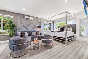 8 bedrooms, desk, iron/ironing board, travel crib