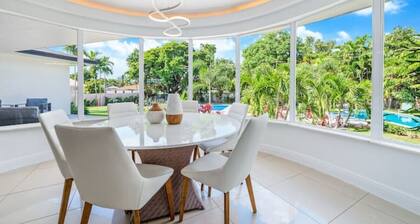 Mega 8BR House/Game Room/H. Pool/Picklebal & Golf