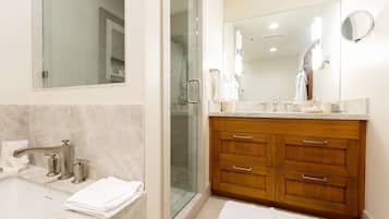 Room, 1 Bedroom | Bathroom