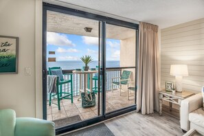Living area - 🌊SunDestin 1704 - Sunny D | Incredible Gulf Views | Great Amenities🌊 (Destin)