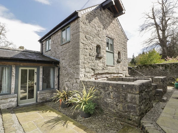 Cottage | Front of property - The Dovecote (Denbigh)
