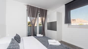 2 bedrooms, in-room safe, blackout drapes, iron/ironing board