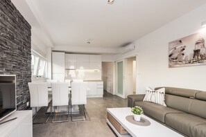 Private kitchen - Villa Magnifica Apartments with pool (Novalja)