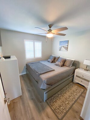 2 bedrooms, iron/ironing board, travel cot, WiFi