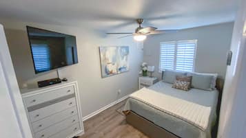 2 bedrooms, iron/ironing board, travel cot, WiFi