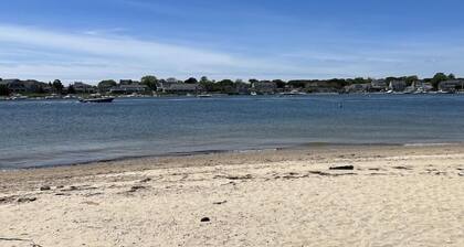 6 Bedroom Charmer Close to the Beach RPAM015