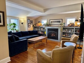 Smart TV - 6 Bedroom Charmer Close to the Beach RPAM015 (West Yarmouth)