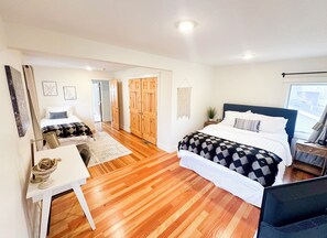 3 bedrooms, desk, iron/ironing board, free WiFi