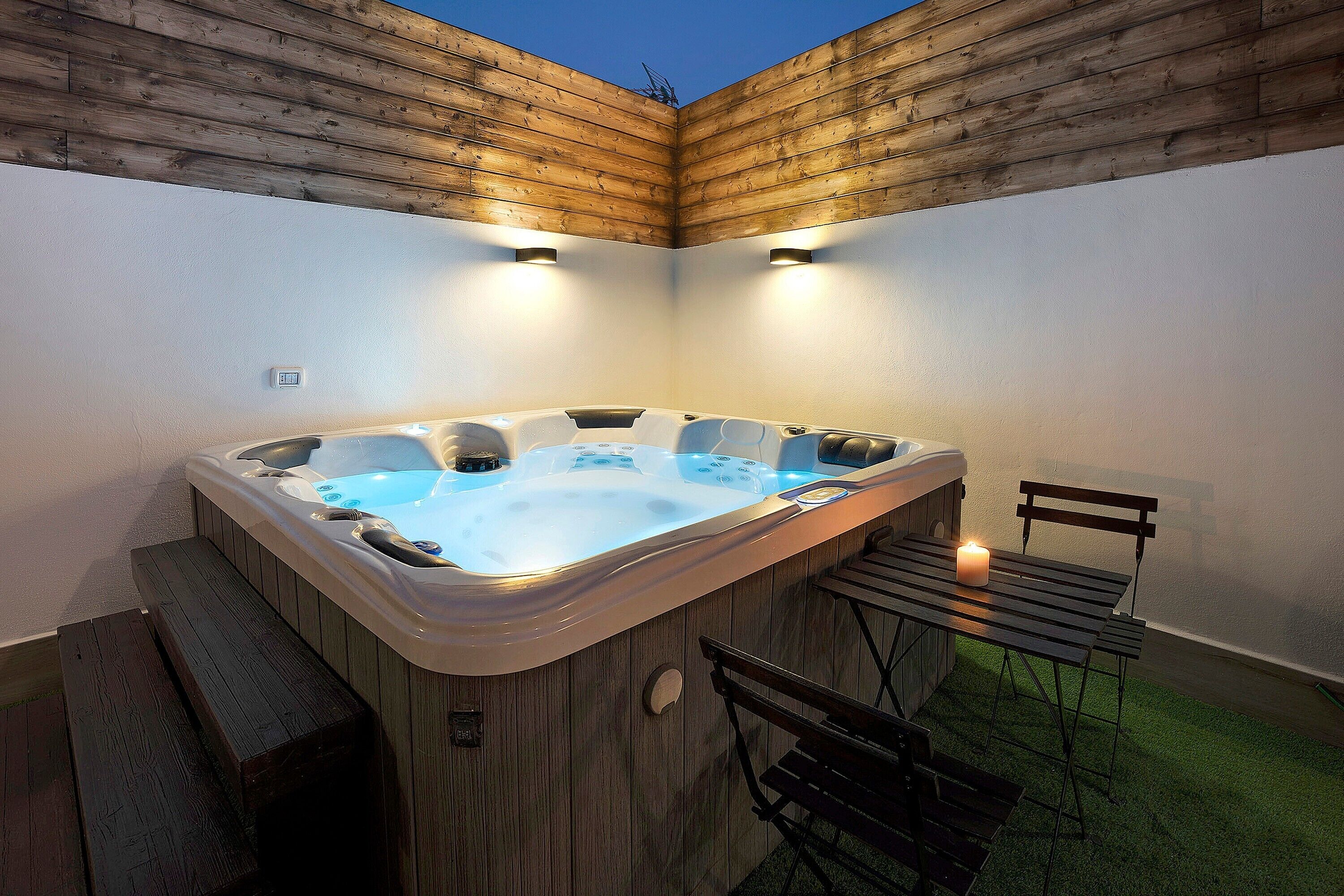 Outdoor spa tub