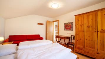 1 bedroom, free WiFi, bed sheets