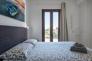 1 slaapkamer, een strijkplank/strijkijzer, gratis wifi, beddengoed