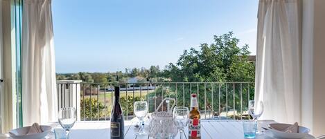 تناول الطعام