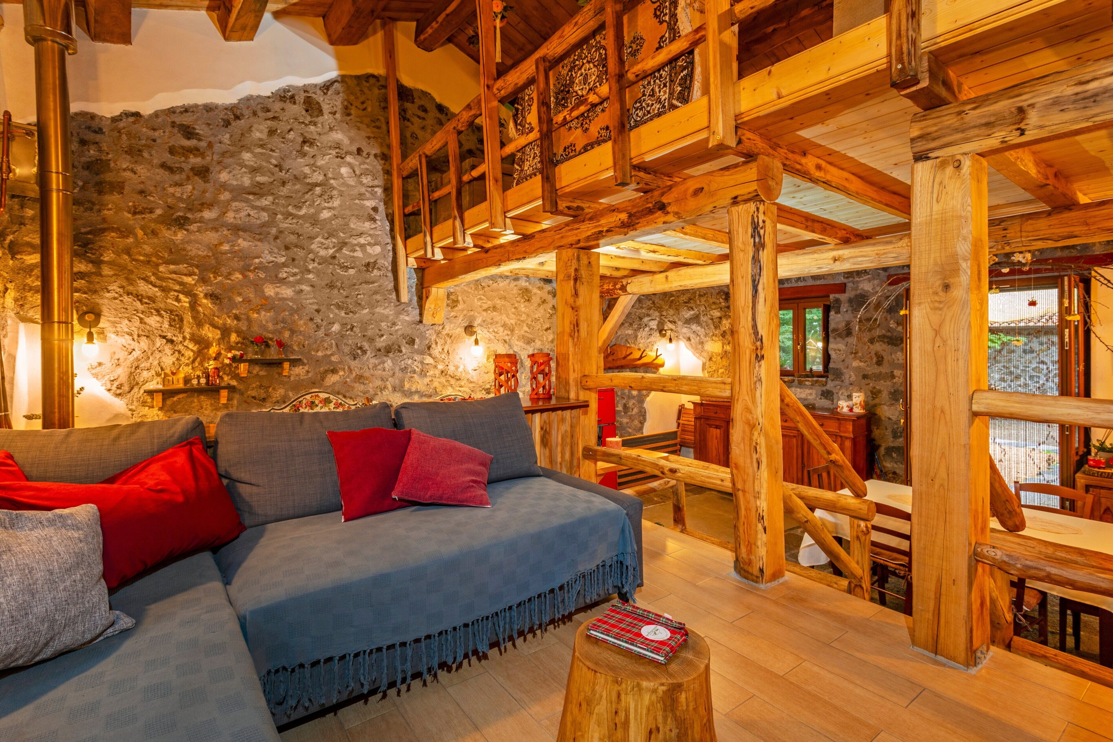 TV, fireplace, table tennis, stereo