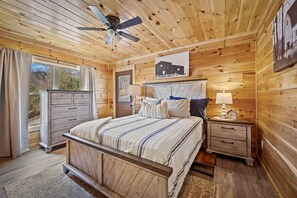 3 bedrooms, iron/ironing board, travel crib, free WiFi