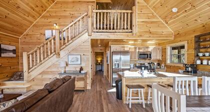 Fall Vacay Specials with October Dates • Smoky Mtn Retreat: Game Room/Hot Tub