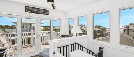 المنشأة من الداخل