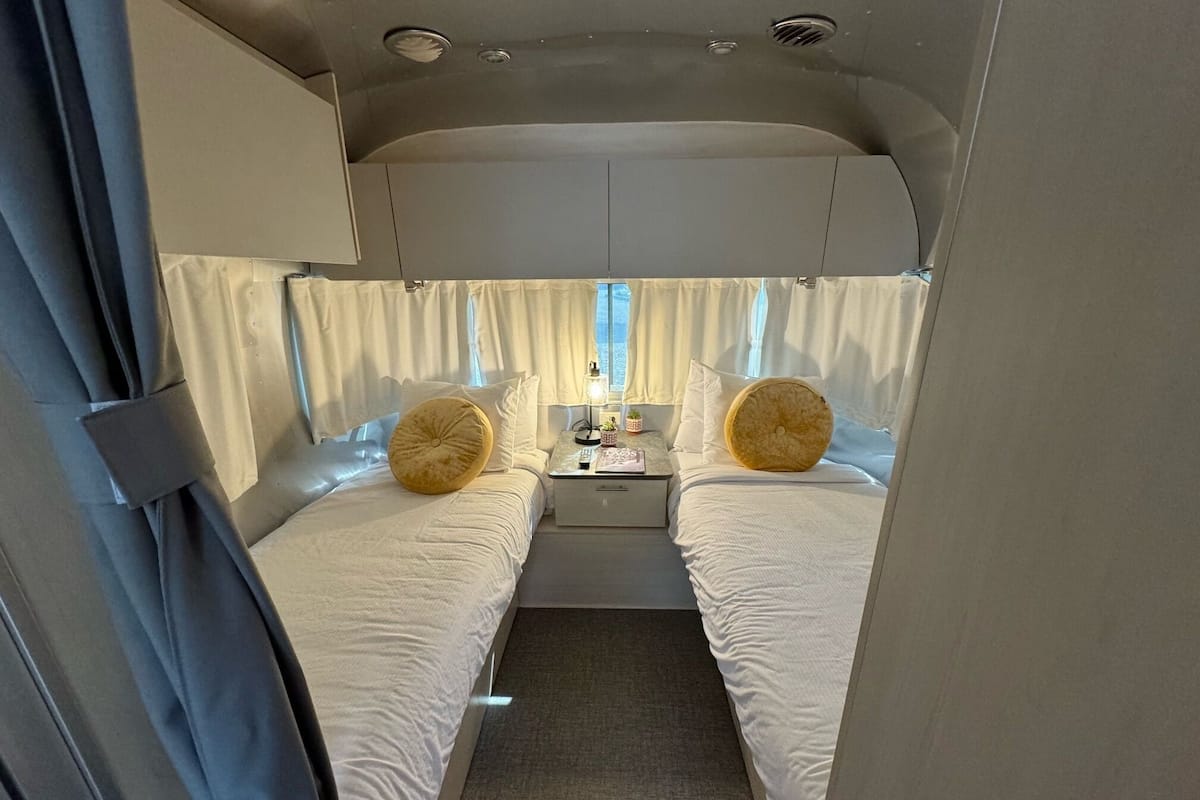 Airstream 25' | Pengeskab på værelset, gratis Wi-Fi, sengetøj