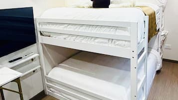 Superior Studio, Patio | WiFi (free), bed sheets