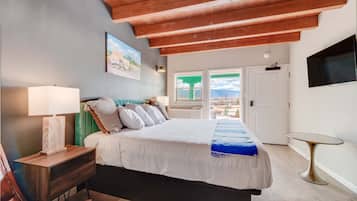 In-room safe, free WiFi, bed sheets