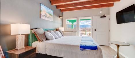 In-room safe, free WiFi, bed sheets