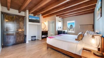 Habitación romántica | Caja fuerte, wifi gratis, ropa de cama