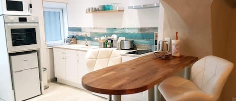 Traditional Apartment | Dapur peribadi | Peti sejuk mini, ketuhar gelombang mikro, ketuhar, dapur